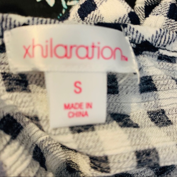 ⭐️ XHILARATION Checked High Neck Halter Top - Picture 5 of 5